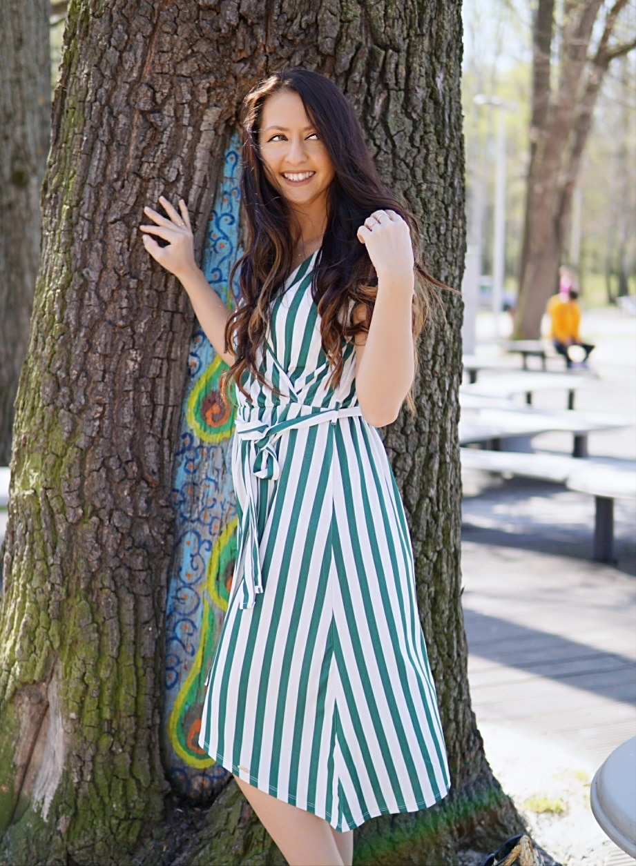 gestreiftes-kleid-grün